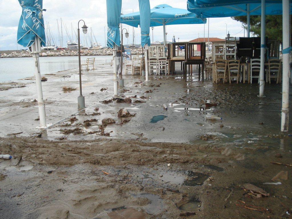  Nikiti posledice nevremena 